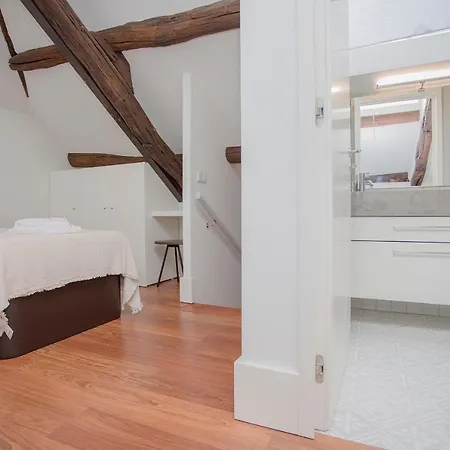 Liiiving - Downtown & Riverside Balcony *