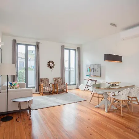 Liiiving - Downtown & Riverside Balcony