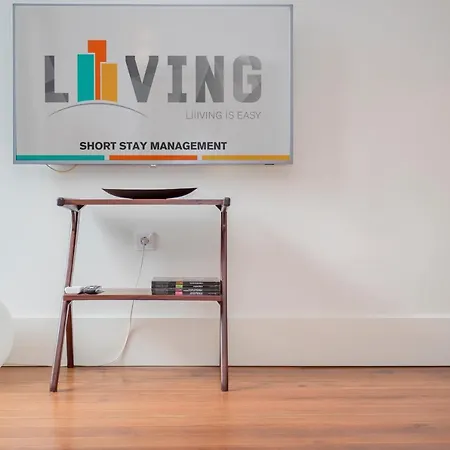 דירה Liiiving - Downtown & Riverside Balcony *