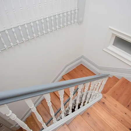 דירה Liiiving - Downtown & Riverside Balcony