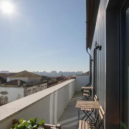 Liiiving - Downtown & Riverside Balcony Daire