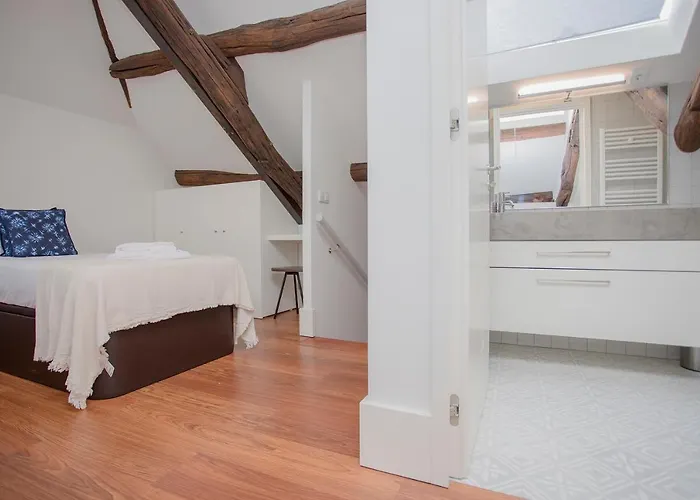 Liiiving - Downtown & Riverside Balcony *