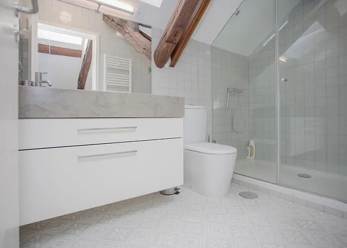 Liiiving - Downtown & Riverside Balcony *