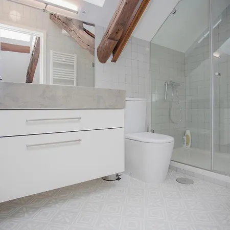 Liiiving - Downtown & Riverside Balcony *