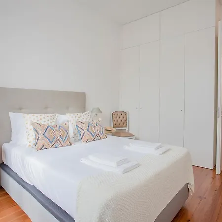 Liiiving - Downtown & Riverside Balcony Апартаменты